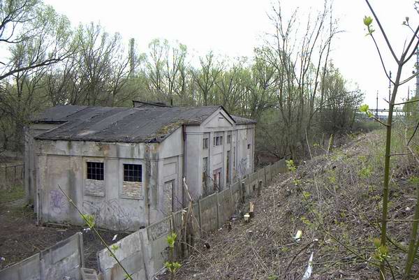 E�k - Dawna stacja pomp wodoci�gu kolejowego