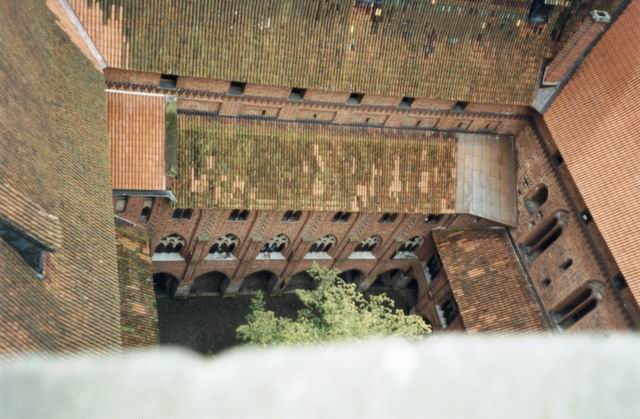 Malbork - Widok z wie�y na Zamek Wysoki